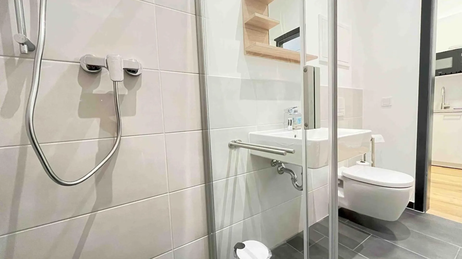Am1089 - Moderne Monteurwohnung Uebergangswohnung Amberg