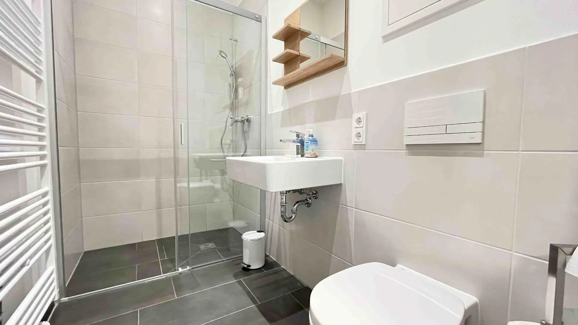 Apartment Am1089 - Moderne Monteurwohnung Uebergangswohnung Amberg